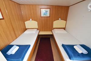twin-cabin