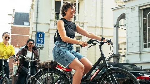 Topdeck customer riding through Amsterdam.
