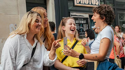 Topdeck customers laughing with their Trip Leader.