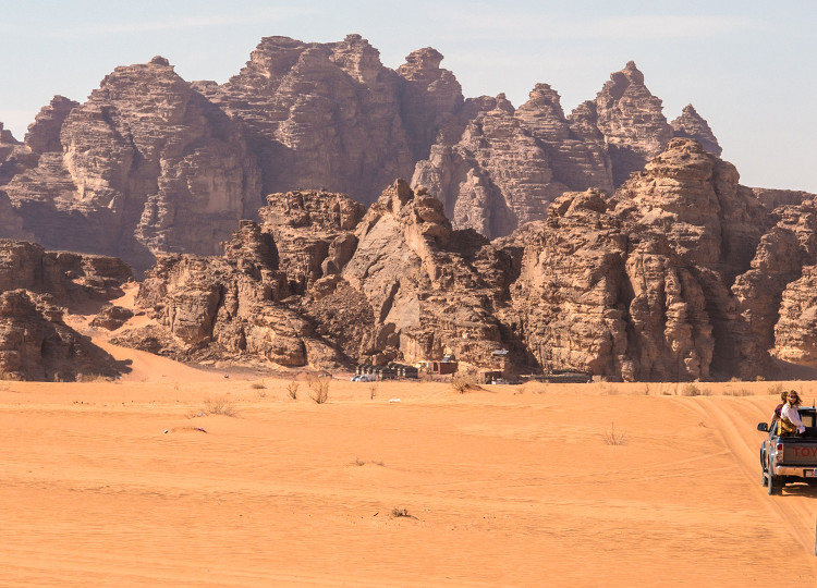 Delve deep Jordan Wadi Rum.