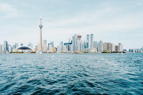 The city of Toronto by the water