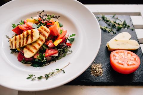 A plate of halloumi and veg