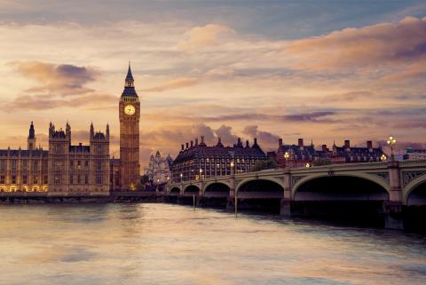 Big Ben behind the River Thames