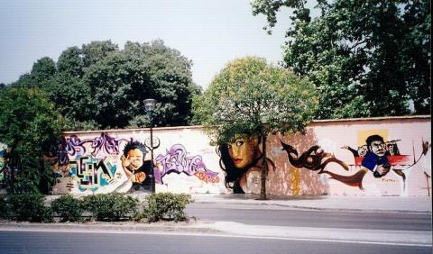 Street art on a wall in Seville, by the Spanish artist El Niño de las Pinturas